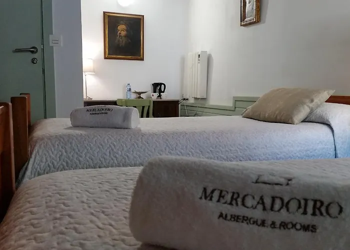 Mercadoiro Hostel *